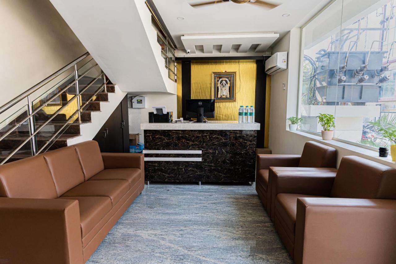Hotel Mookambika Comforts ตีรูปาติ ภายนอก รูปภาพ